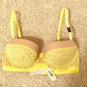 Victoria’s Secret NWT 32C Push-up Bra